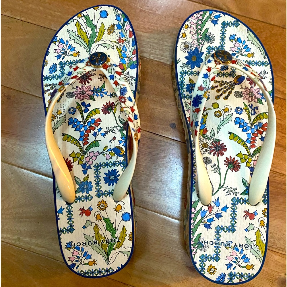 Tory Burch Floral 7.5 flip flops.